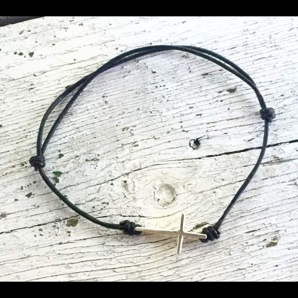 Jewelry - Sterling silver Cross bracelet